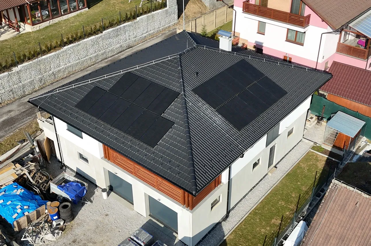 Fotovoltika na rodinnom dome — Nižná, fotka 1 z 3