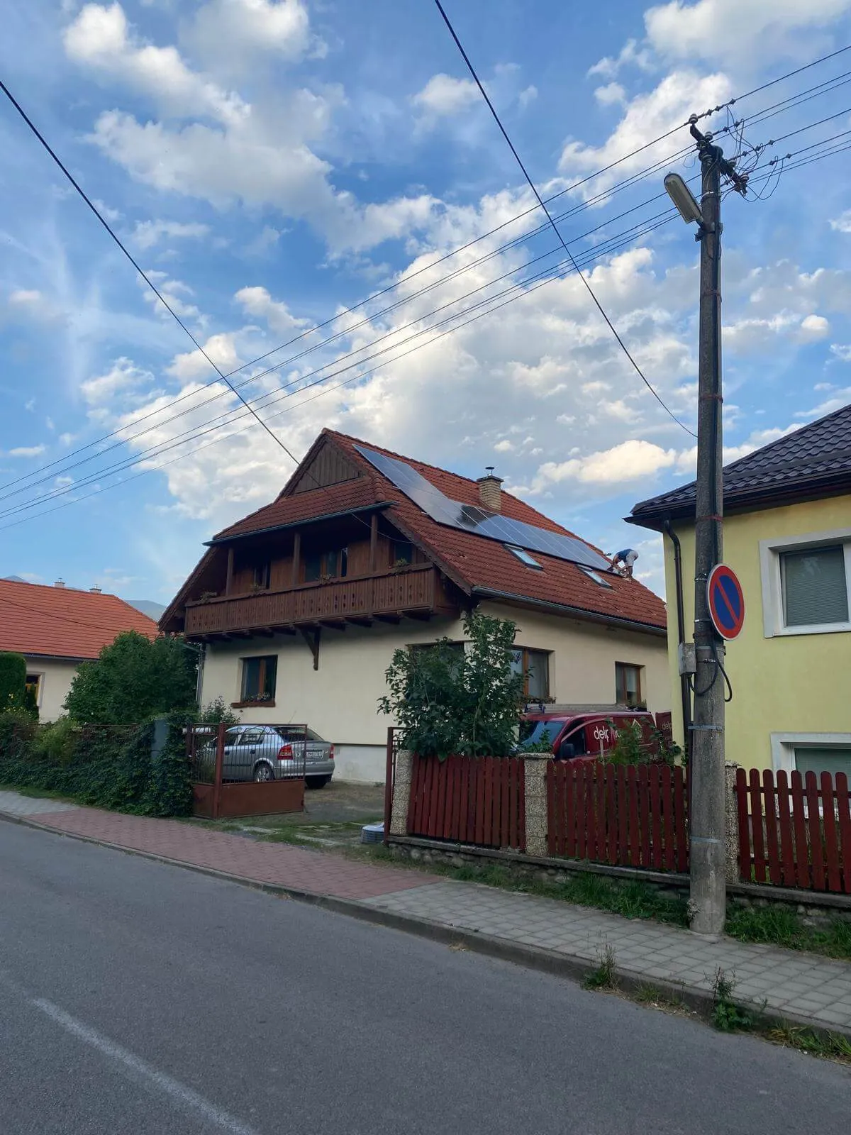 Fotovoltika na rodinnom dome — Smrečany, fotka 2 z 4